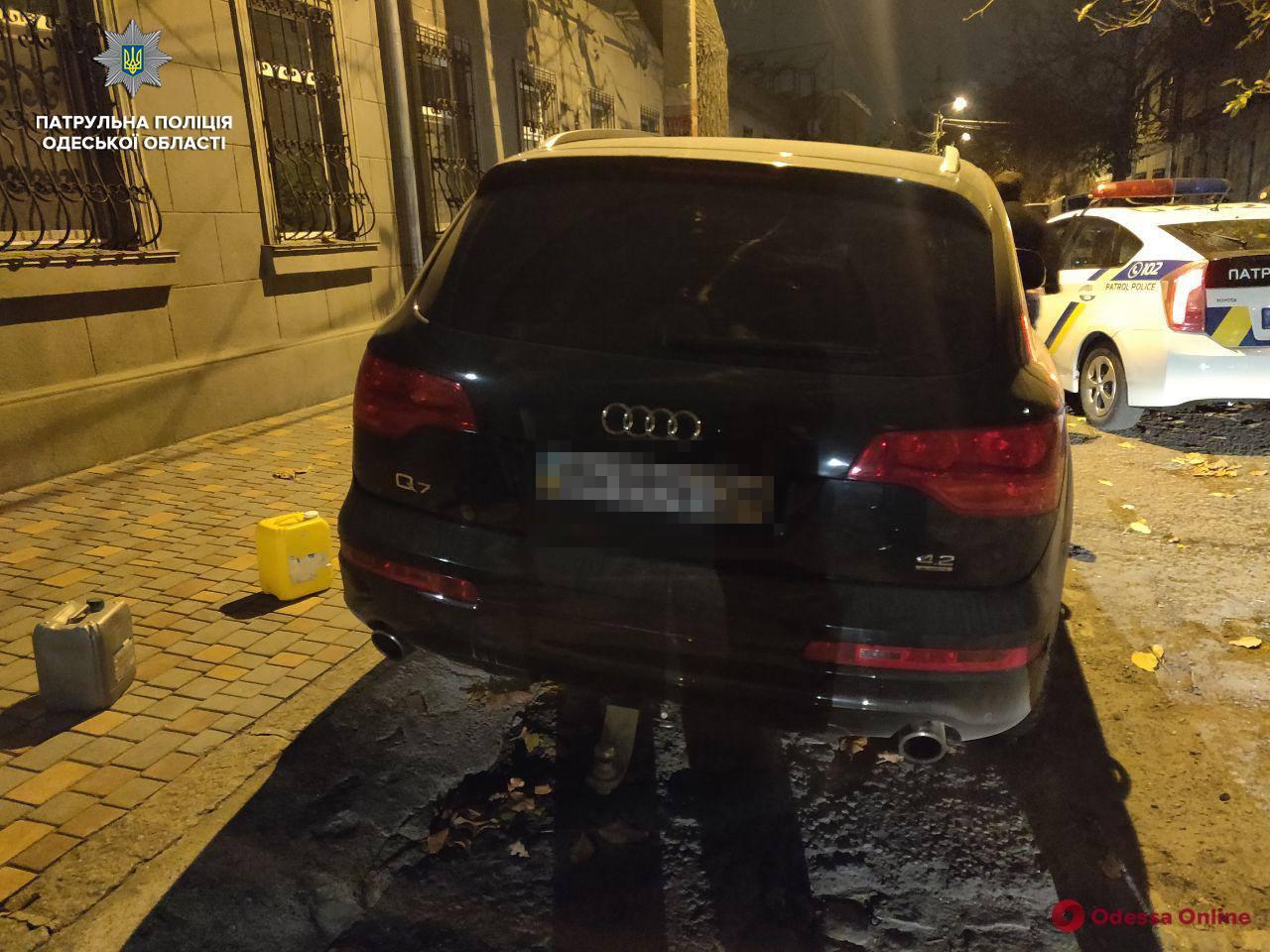 Пьяный водитель бросил автомобиль и пытался сбежать от одесских патрульных