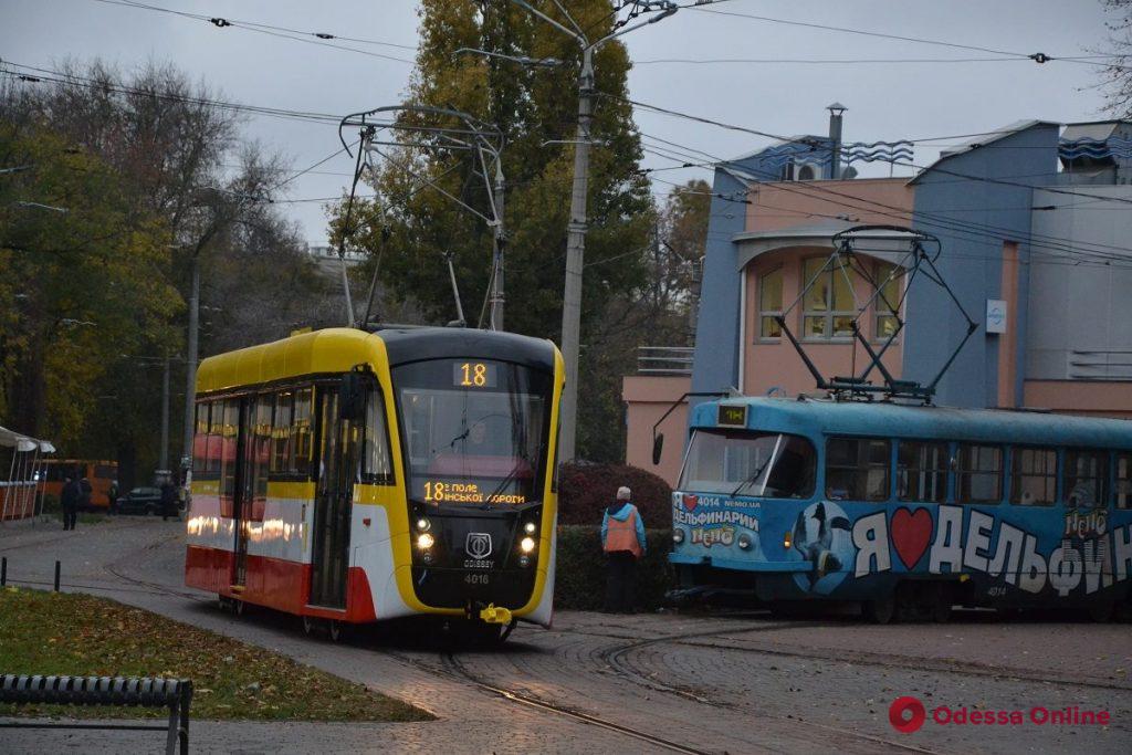 Новый трамвай «Одиссей» уже курсирует по городу в штатном режиме (фото)