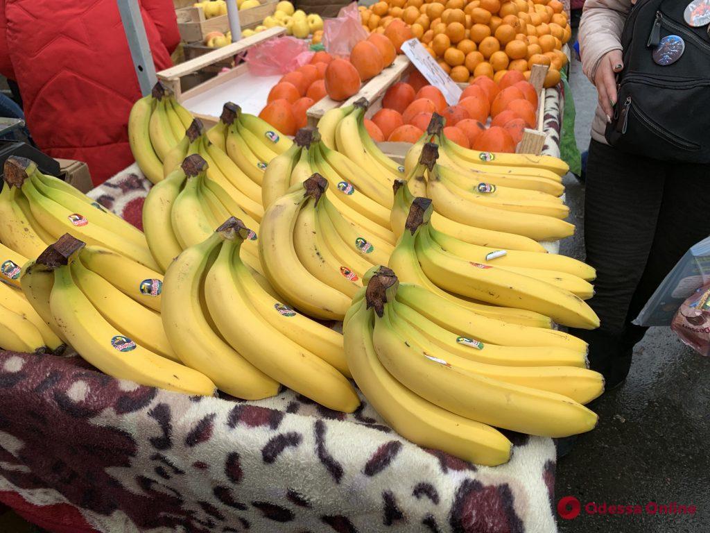 Имбирь, калина и зеленые бананы: актуальные цены на одесском «Привозе»