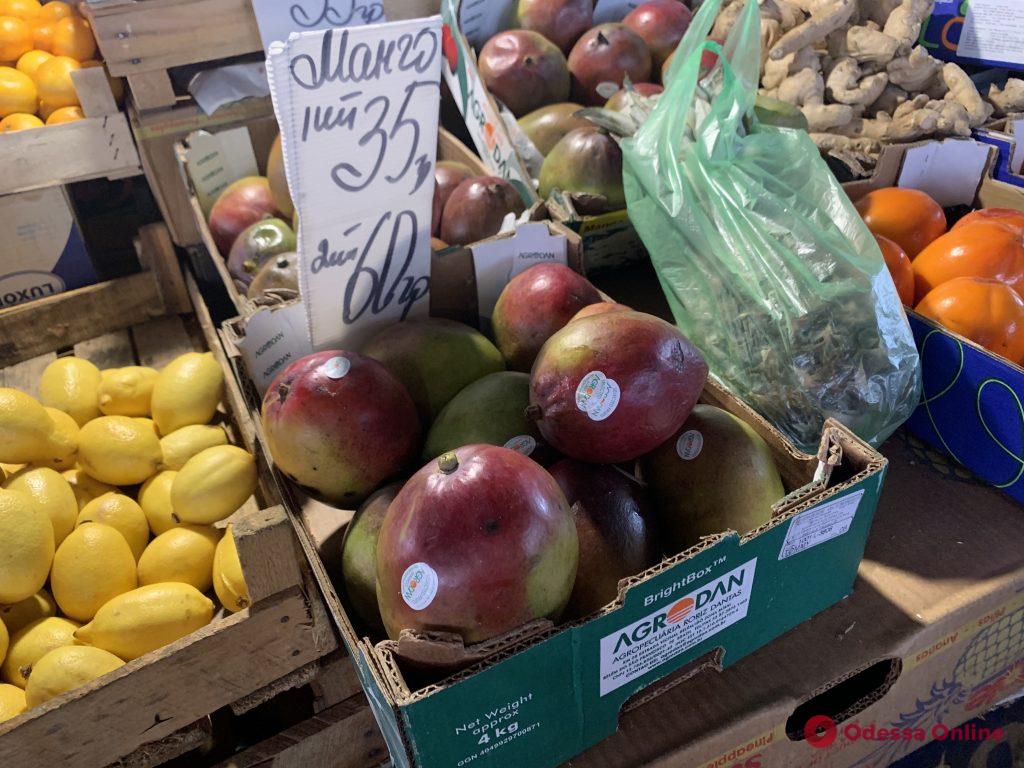 Имбирь, калина и зеленые бананы: актуальные цены на одесском «Привозе»