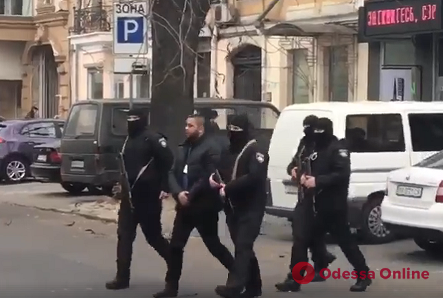 В Одесской области на границе задержали вымогателя и похитителя человека (видео)