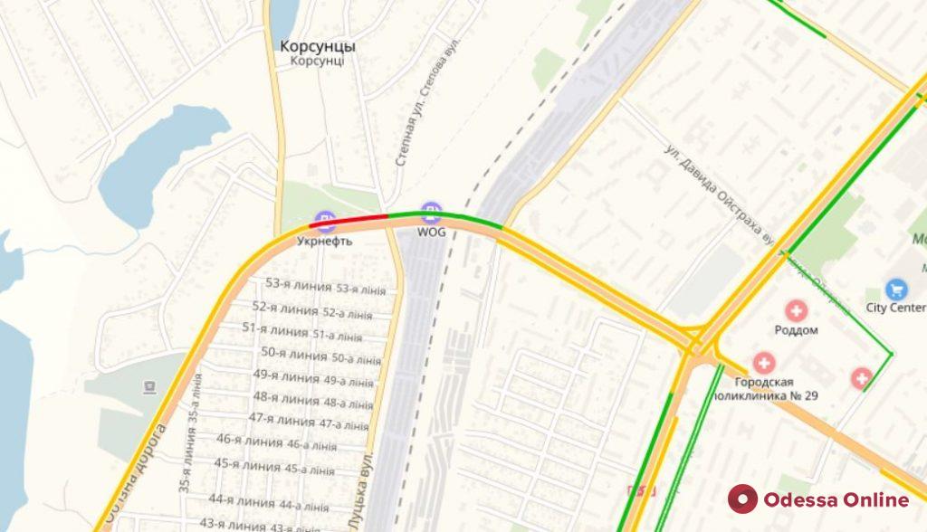 Дорожная обстановка в Одессе: большая пробка у Пересыпского моста