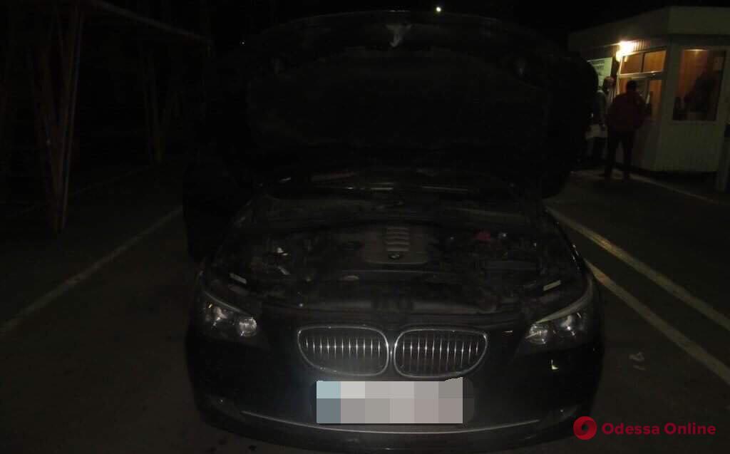 В Одесской области на границе с Молдовой задержали разыскиваемый BMW