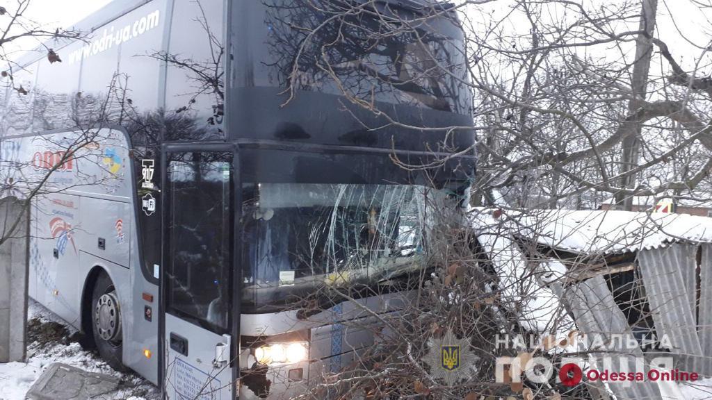 Следовавший из Одессы пассажирский автобус попал в ДТП в Винницкой области