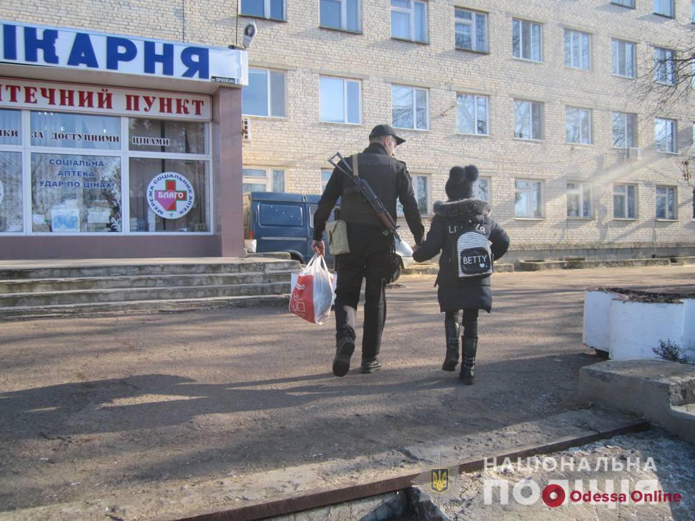 Ждала гулящую мать: в селе Одесской области 10-летняя девочка жила одна в ужасных условиях