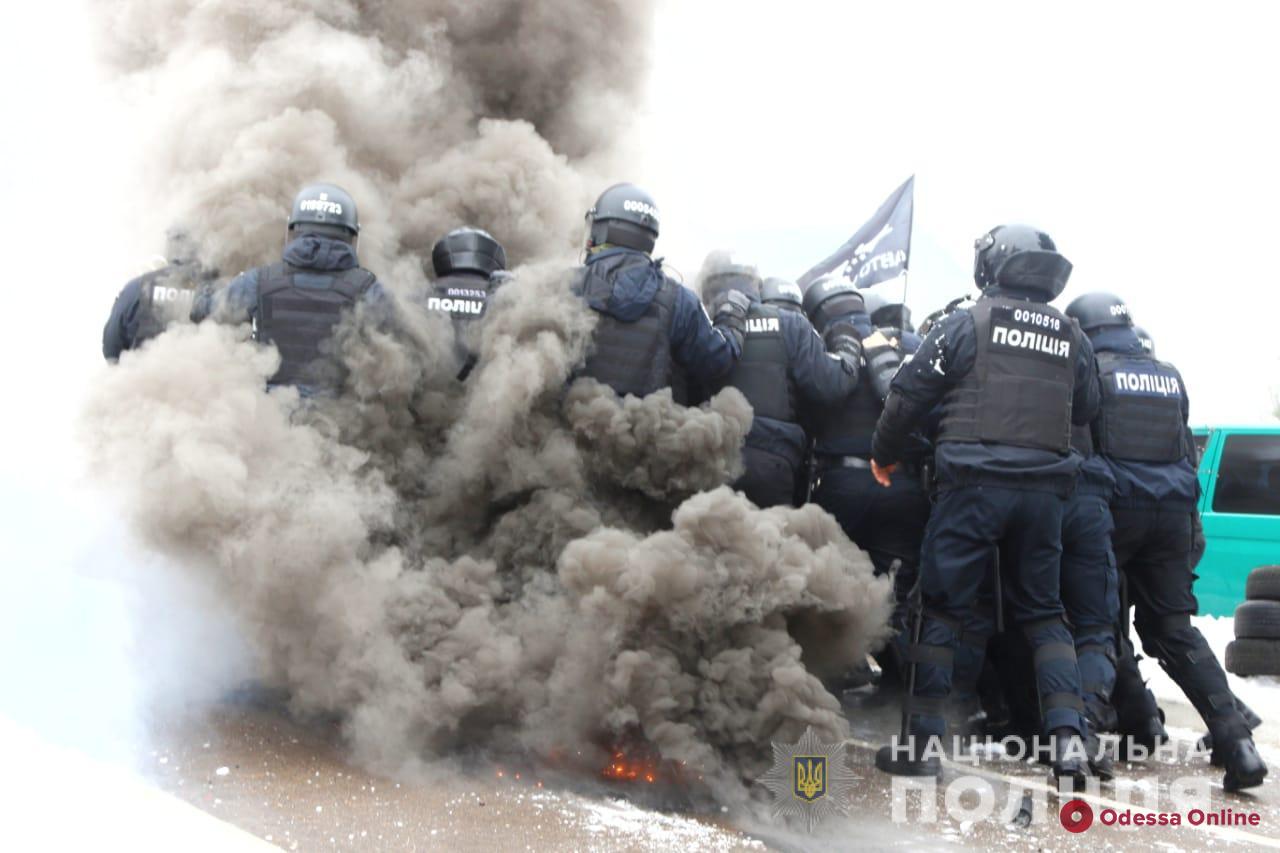 Одесские правоохранители приняли участие в масштабных тактико-специальных учениях МВД (видео)