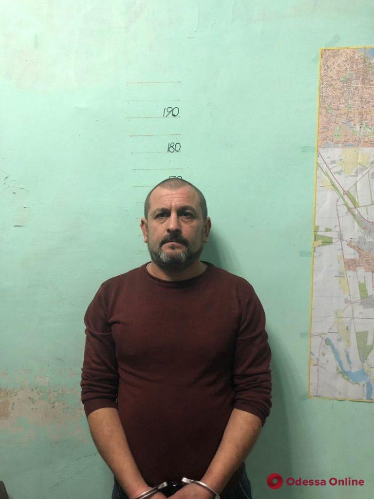 Нападал на отделения «Швидко Гроші»: в Одессе задержали вооруженного разбойника