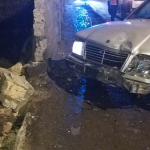 Мчался на большой скорости: в Одессе Mercedes сбил рабочих на тротуаре (фото, видео)