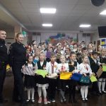 Одесские школьники приняли участие в «теплом» флешмобе