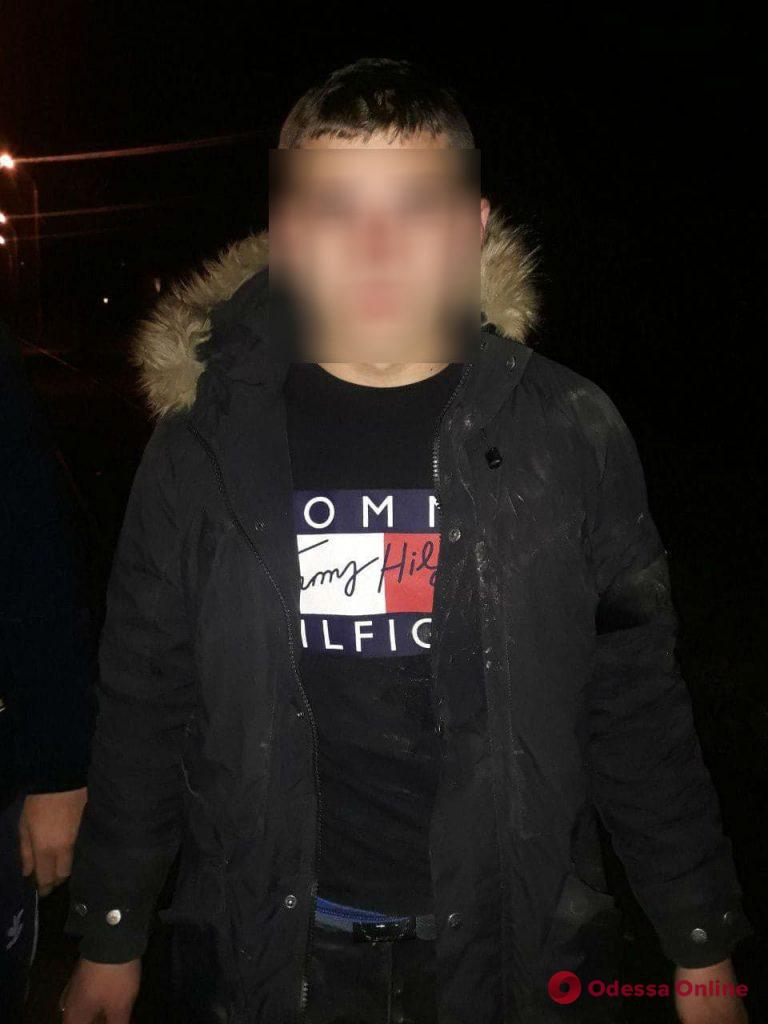 В Одессе несовершеннолетние избили и ограбили мужчину