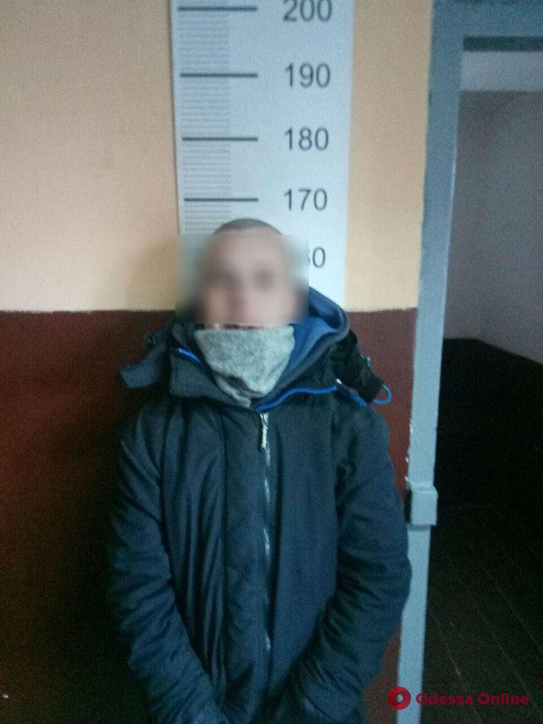 В Одессе военнослужащий задержал грабителя