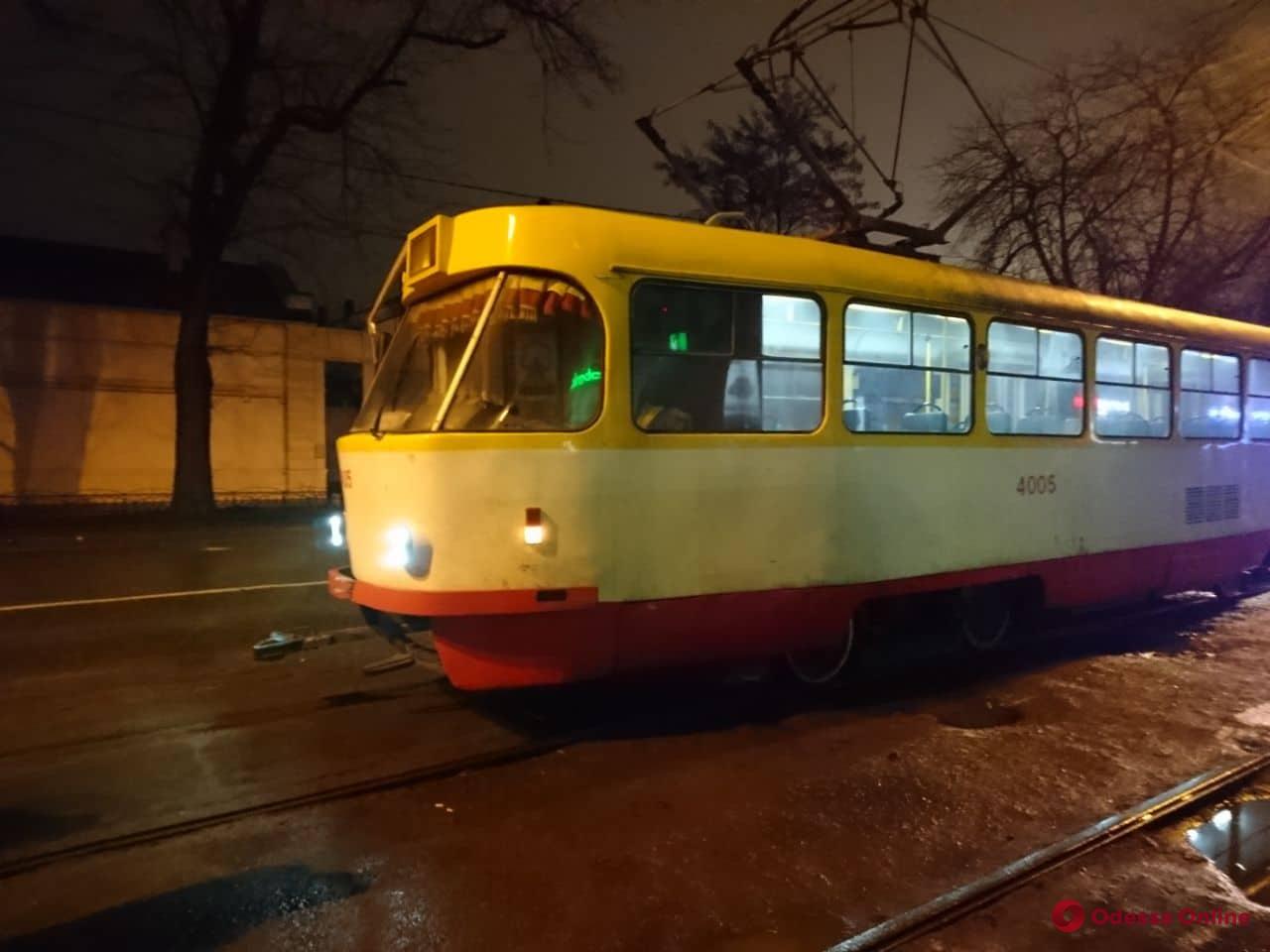 В Одессе трамвай сбил человека