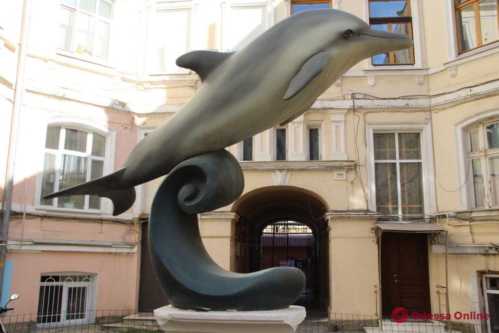 Золотые львы, дельфин, Пушкин и маяк: что скрыто за воротами одесских двориков