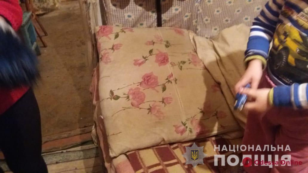 Одесская область: горе-мать жила с 2-летним сыном в антисанитарных условиях