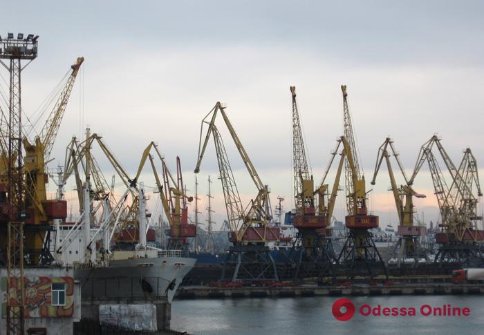 Из портов Одессы и области вышло еще семь судов с продовольствием