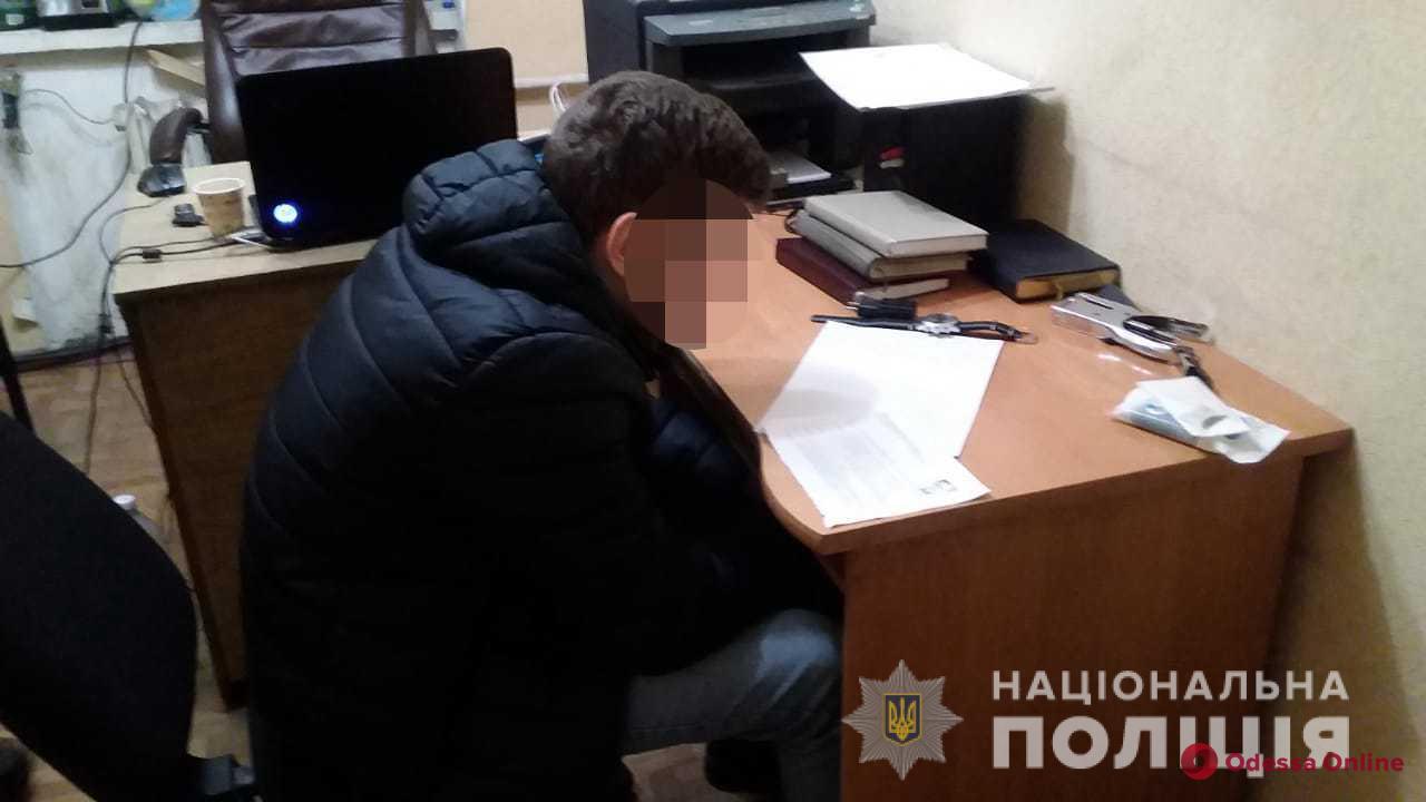 В Одессе на горячем поймали 18-летнего вора-домушника