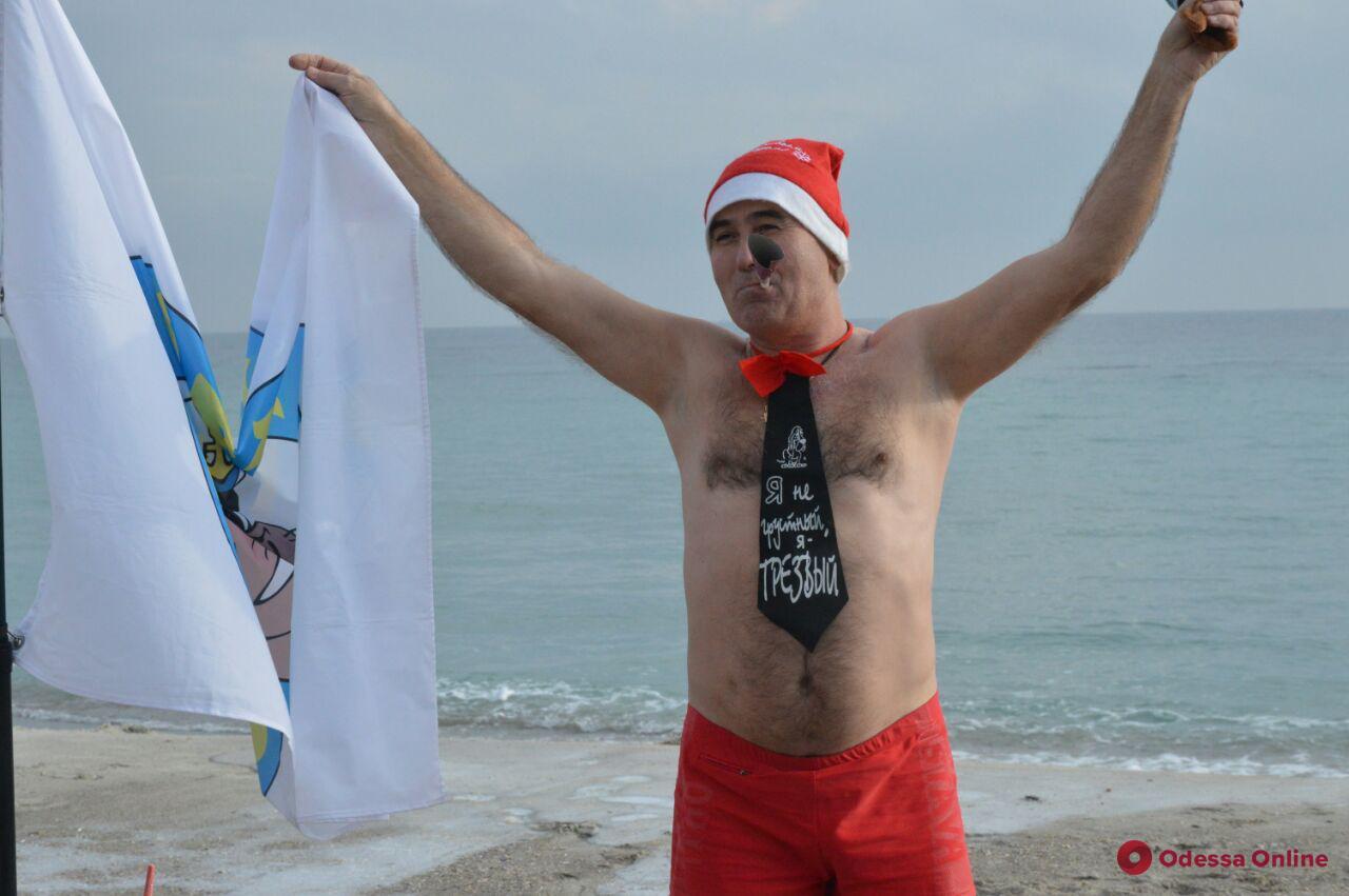 Одесские моржи отметили Рождество заплывом (фото)