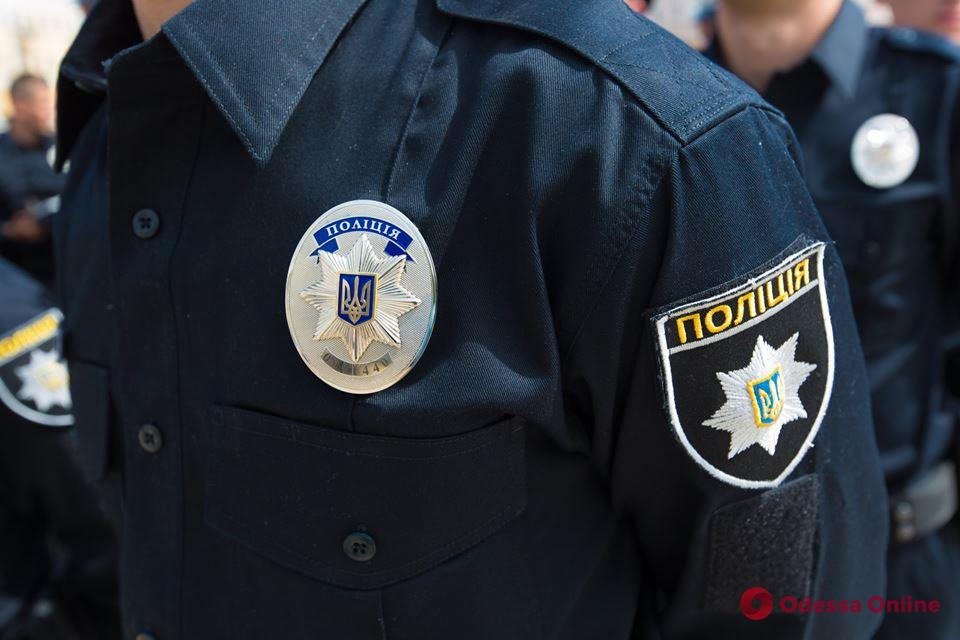 Одесские патрульные спасли 19-летнего парня от самоубийства