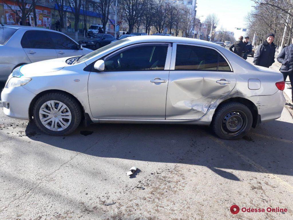 На юге Одесской области столкнулись четыре автомобиля