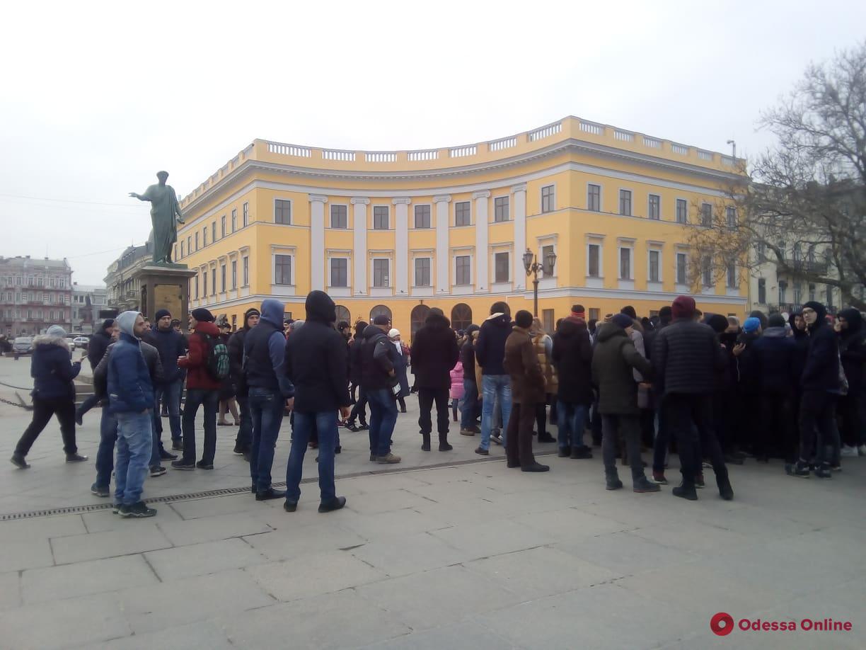 В Одессе разыграли желающих заработать на «предвыборном митинге» (видео)