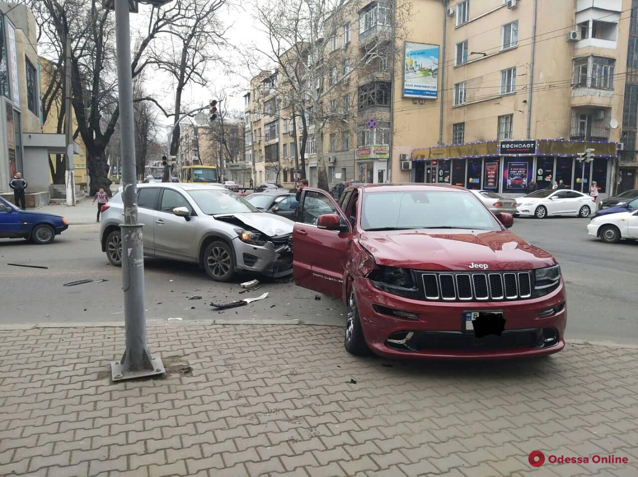 В районе проспекта Шевченко произошло тройное ДТП