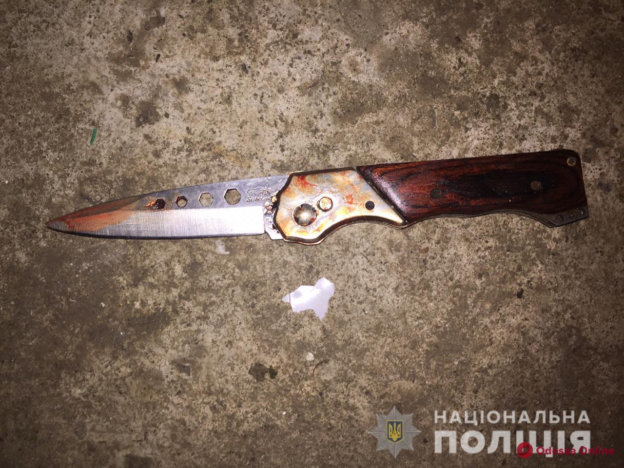 Под Одессой мужчина получил ножом в живот за оскорбление чужой жены