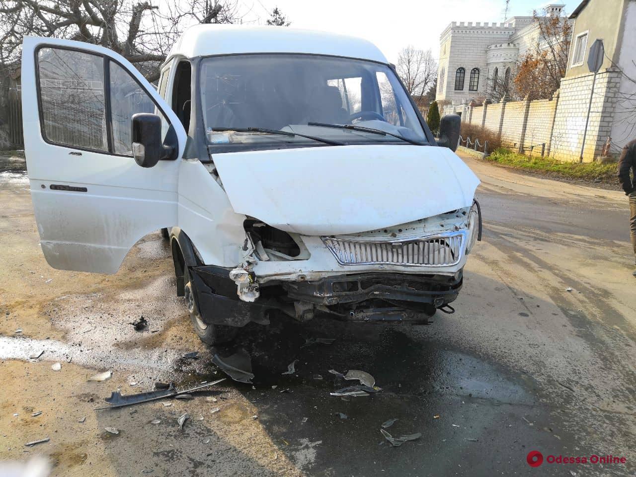 В Одессе произошло тройное ДТП — пострадавшая в больнице