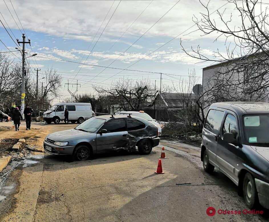 В Одессе произошло тройное ДТП — пострадавшая в больнице