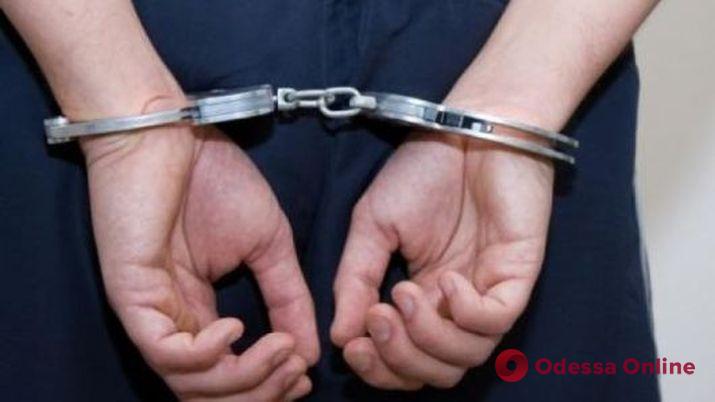 Почти год скрывался от полиции: в Одессе поймали грабителя