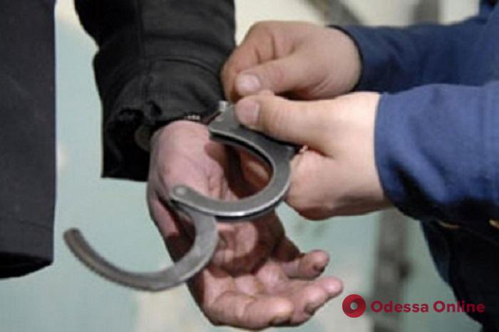 Избил и отобрал сумку: в Одессе поймали кладбищенского грабителя-рецидивиста