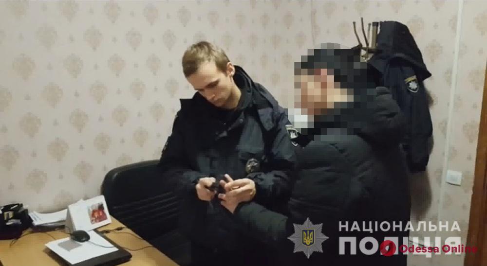 Одесситу грозит пожизненное заключение за нападение с ножом на полицейского