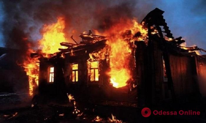 Под Одессой сгорел частный дом — хозяин в больнице