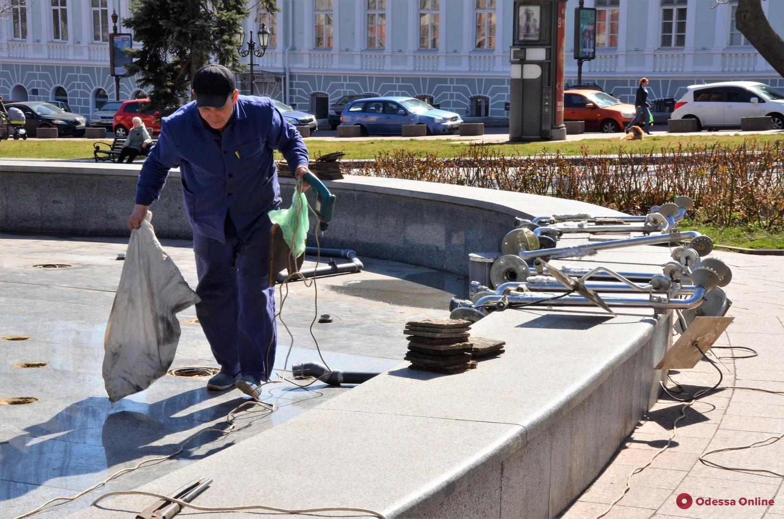 Одесские фонтаны готовят к запуску