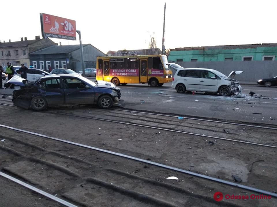 Движение на поселок Котовского парализовано из-за ДТП