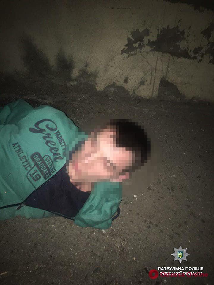 На Молдаванке разбойник напал с ножом на одесситов