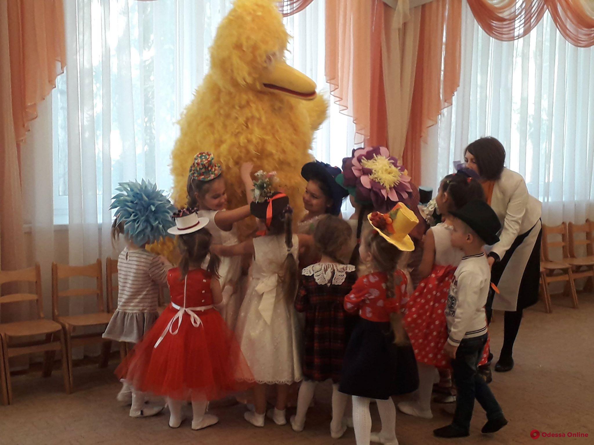В Одессе «солнечные» дети приняли участие в необычном флешмобе