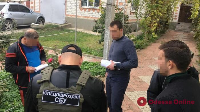 Одесская область: чиновник Госпотребслужбы «собирал дань» с фермеров