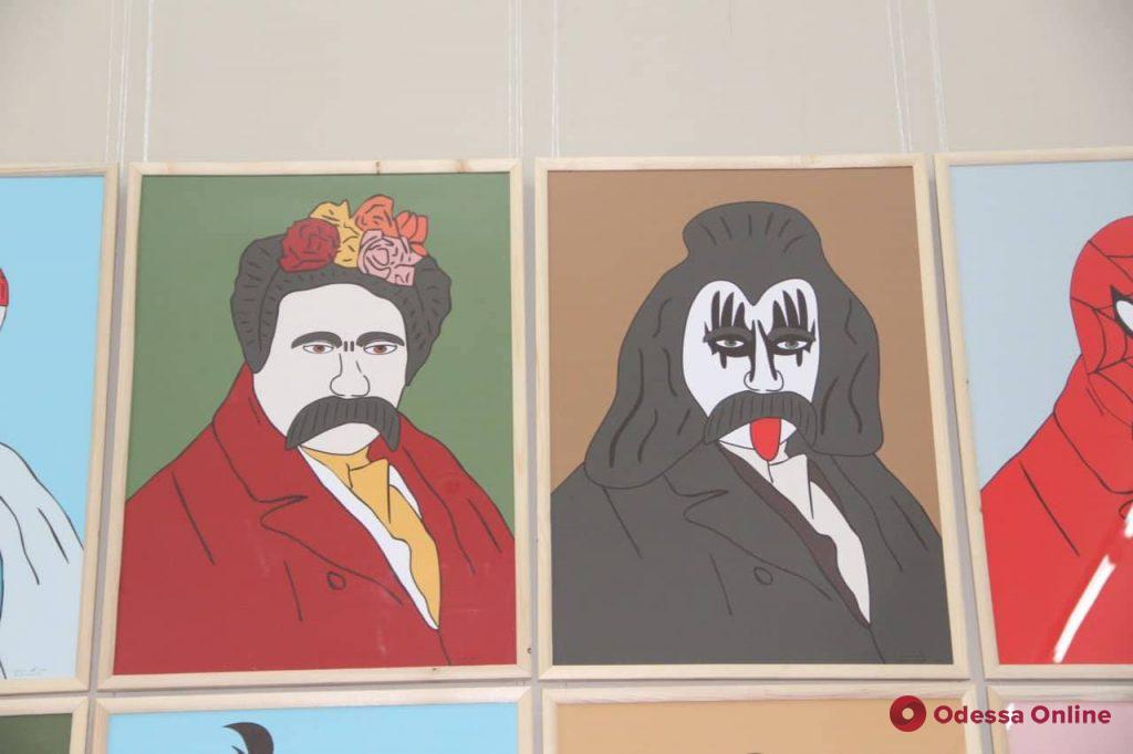 Бендер, Фрида Кало и человек-паук: в одесском музее показали необычного Кобзаря