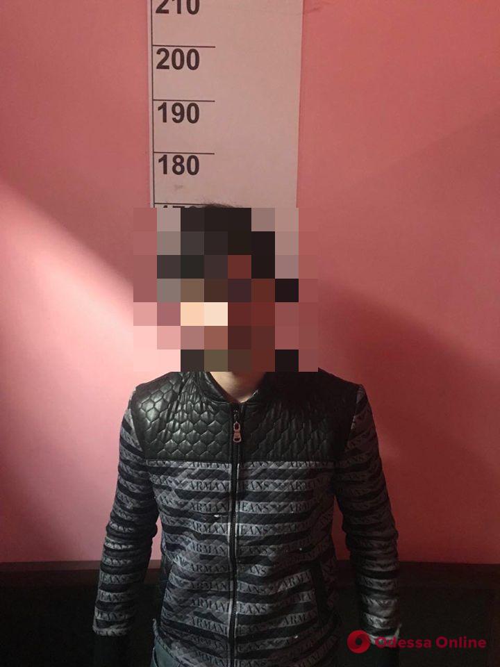 В Одессе «радушный» иностранец украл у подростка телефон
