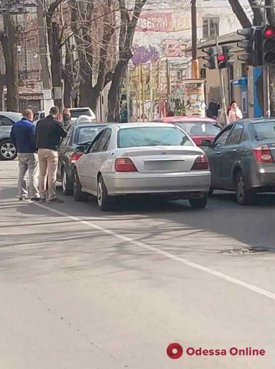 В центре Одессы из-за ДТП образовалась пробка