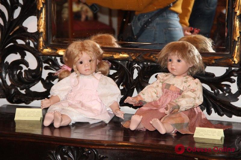 Папа Карло, моряк и Барби: в Одессе открылась квест-выставка кукол