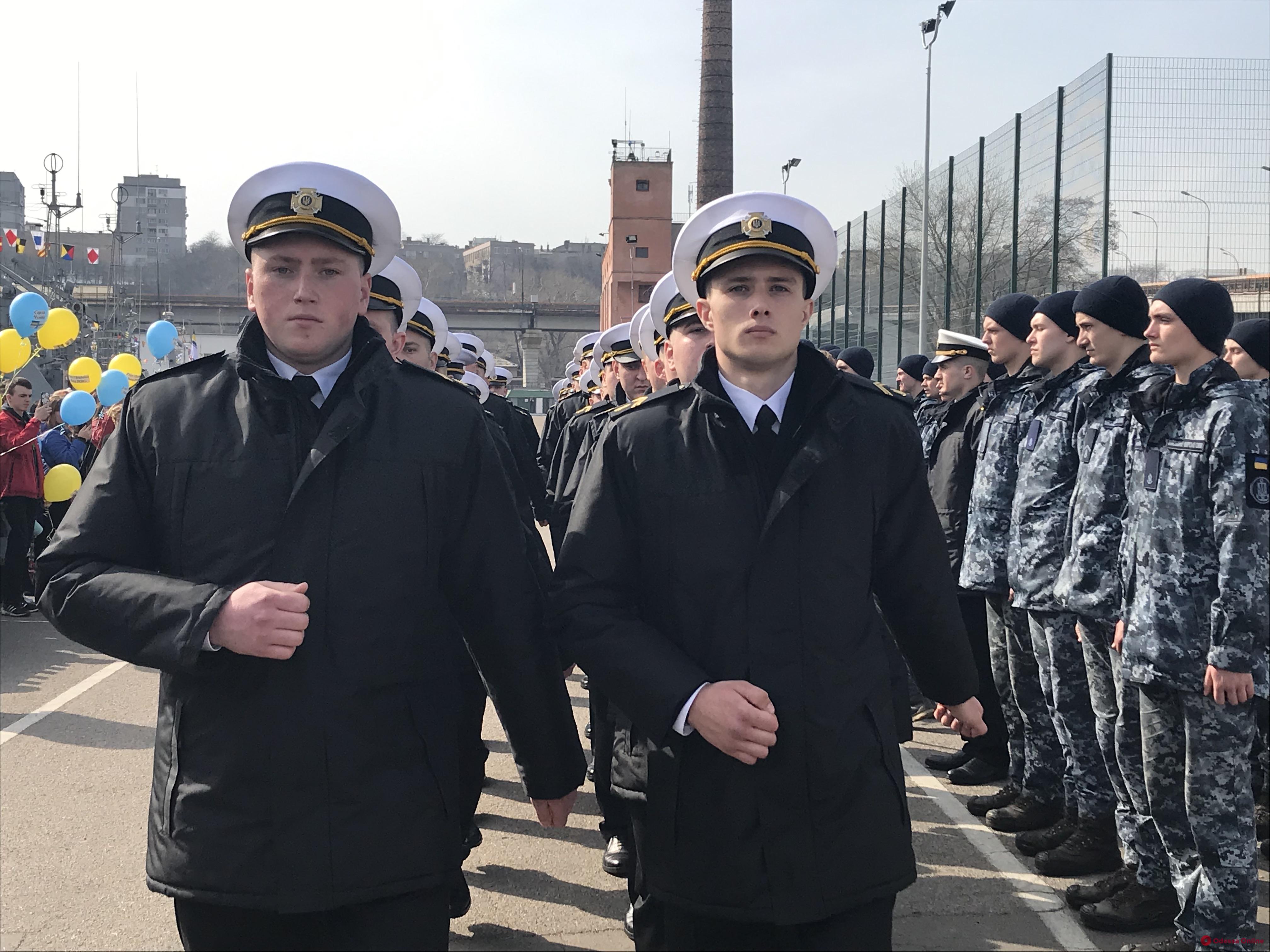 В Одессе стало на 33 военных моряка больше (фото, видео)