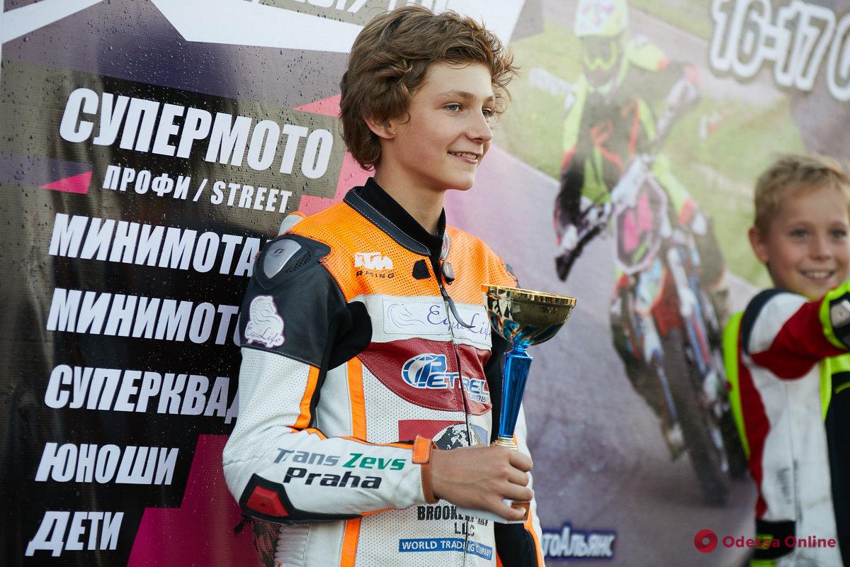Тринадцатилетний мотогонщик представит Одессу в международной гоночной серии