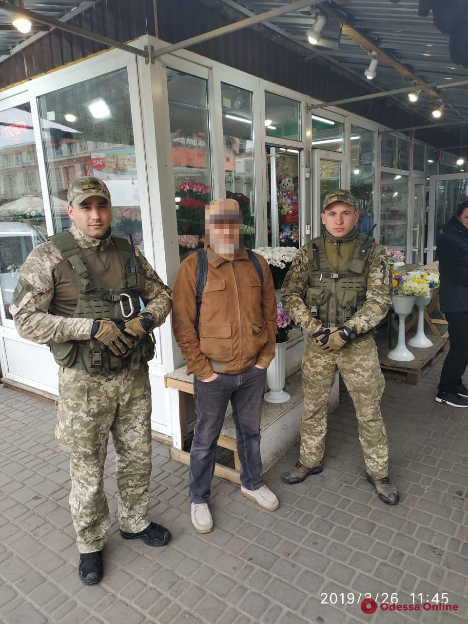 Из Одессы выдворили пятерых нелегалов