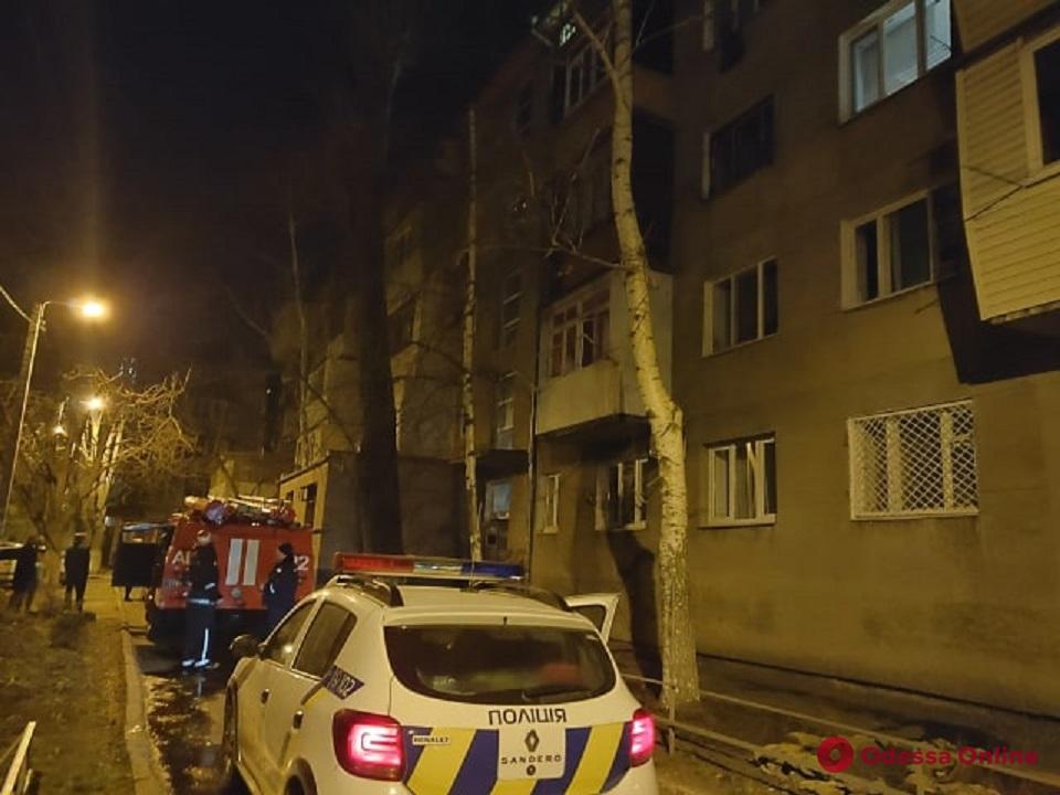 Ночью в Черноморске сгорела квартира в пятиэтажке