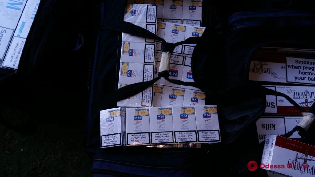 В Одесской области обнаружили контрабанду из 20 тысяч пачек сигарет
