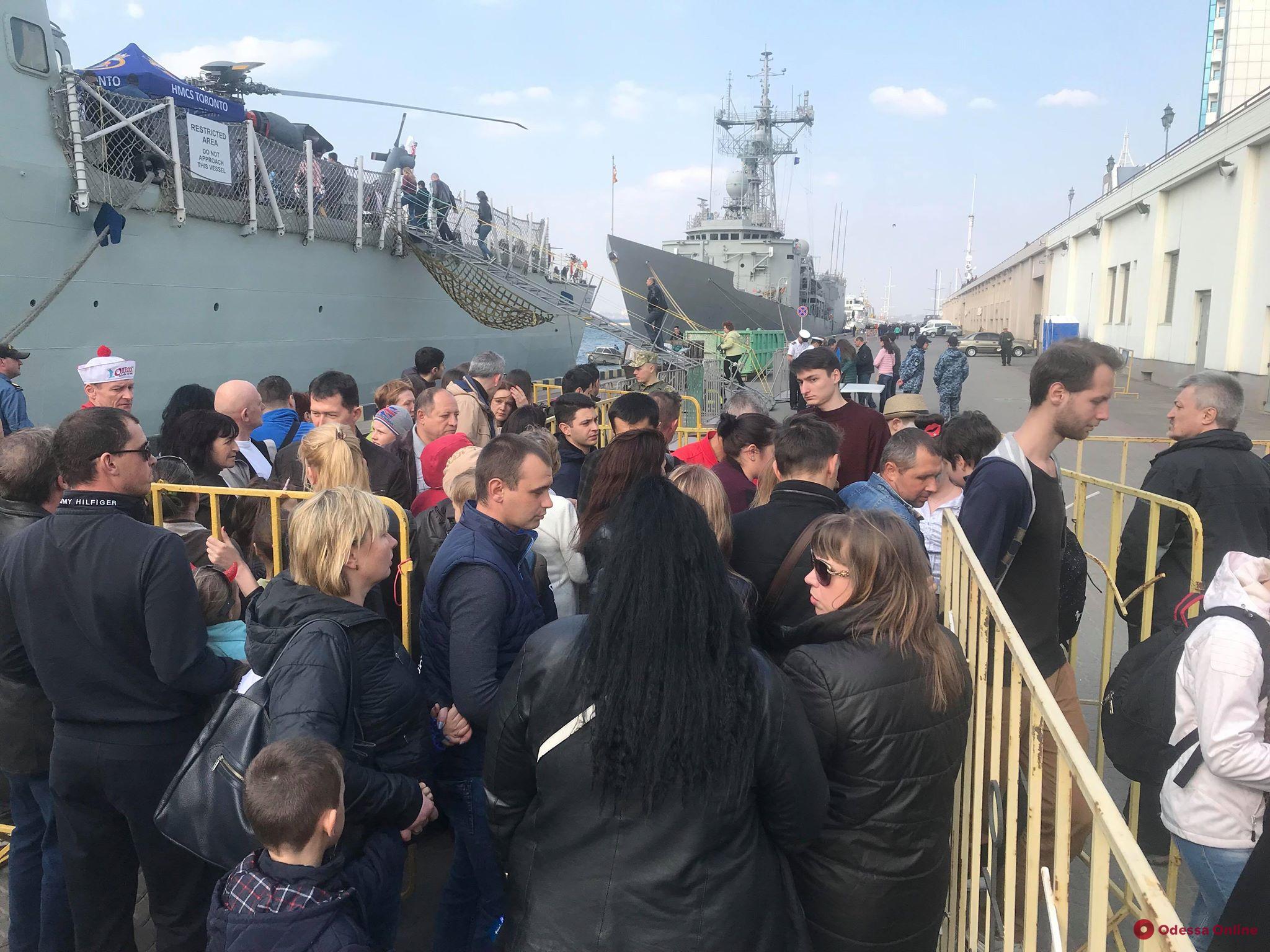 Прибывшие в Одессу корабли НАТО вызвали большой ажиотаж