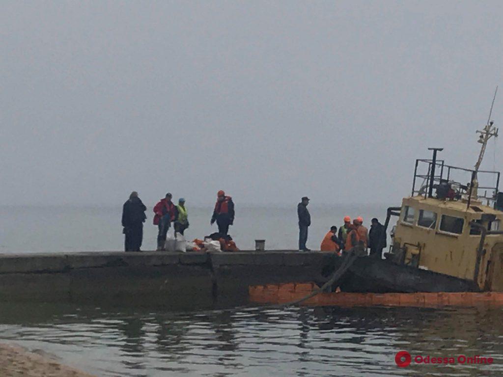На одесском пляже приступили к эвакуации буксира «Параллель»
