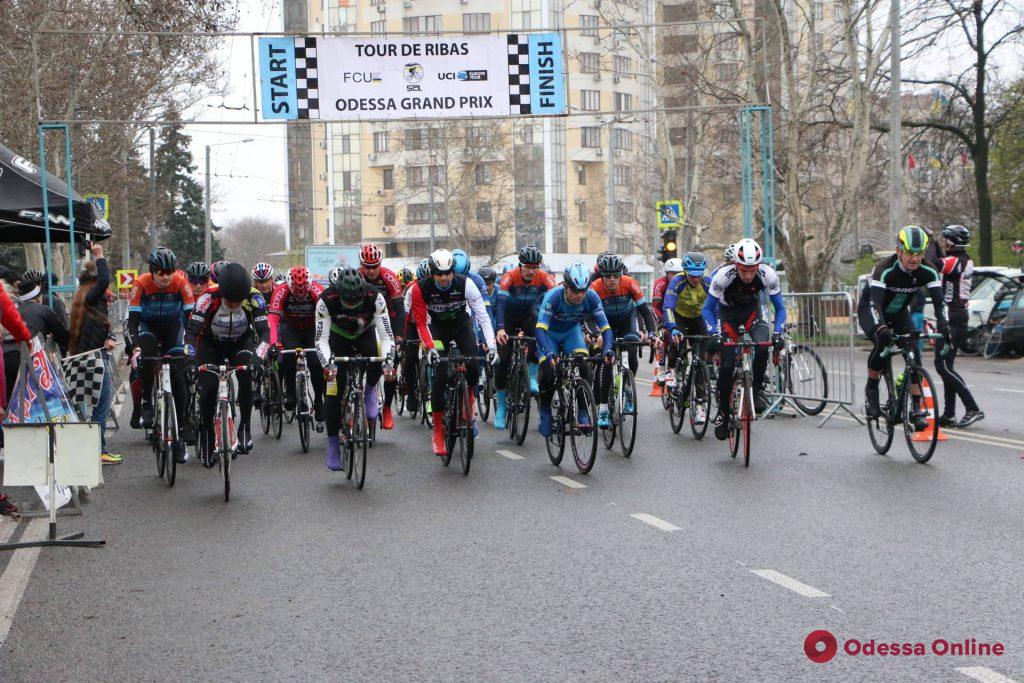 В парке Шевченко проходит Открытый чемпионат Украины по велоспорту (фоторепортаж)