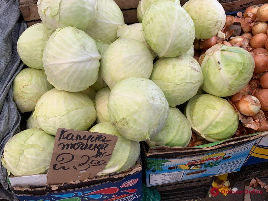 Цветная капуста, перец и авокадо: воскресные цены на Одесском «Привозе»